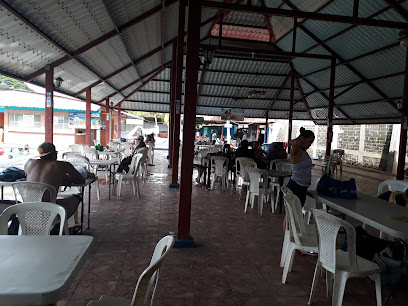 Chinchilla Restaurante - 4RW4+66F, Pista del Mayoreo, Managua, Nicaragua