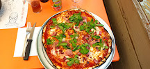 Plats et boissons du Pizzeria Pizzéria Les Platanes à Saint-Étienne-de-Fontbellon - n°11