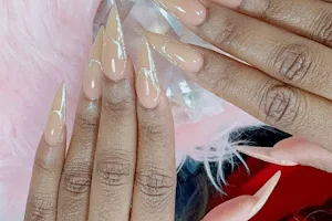 Lisa's Nails And Spas image