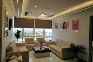 InShape Clinic New Cairo image