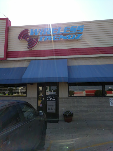 Cell Phone Store «Wireless Trendz - North Springfield», reviews and photos, 2623 N Kansas Expy, Springfield, MO 65803, USA