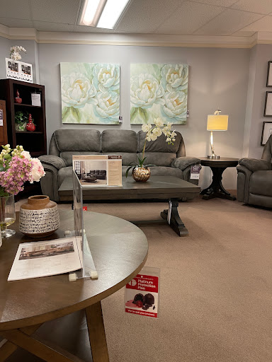 Furniture Store «Raymour & Flanigan Furniture and Mattress Store», reviews and photos, 65 Baltimore Pike, Springfield, PA 19064, USA