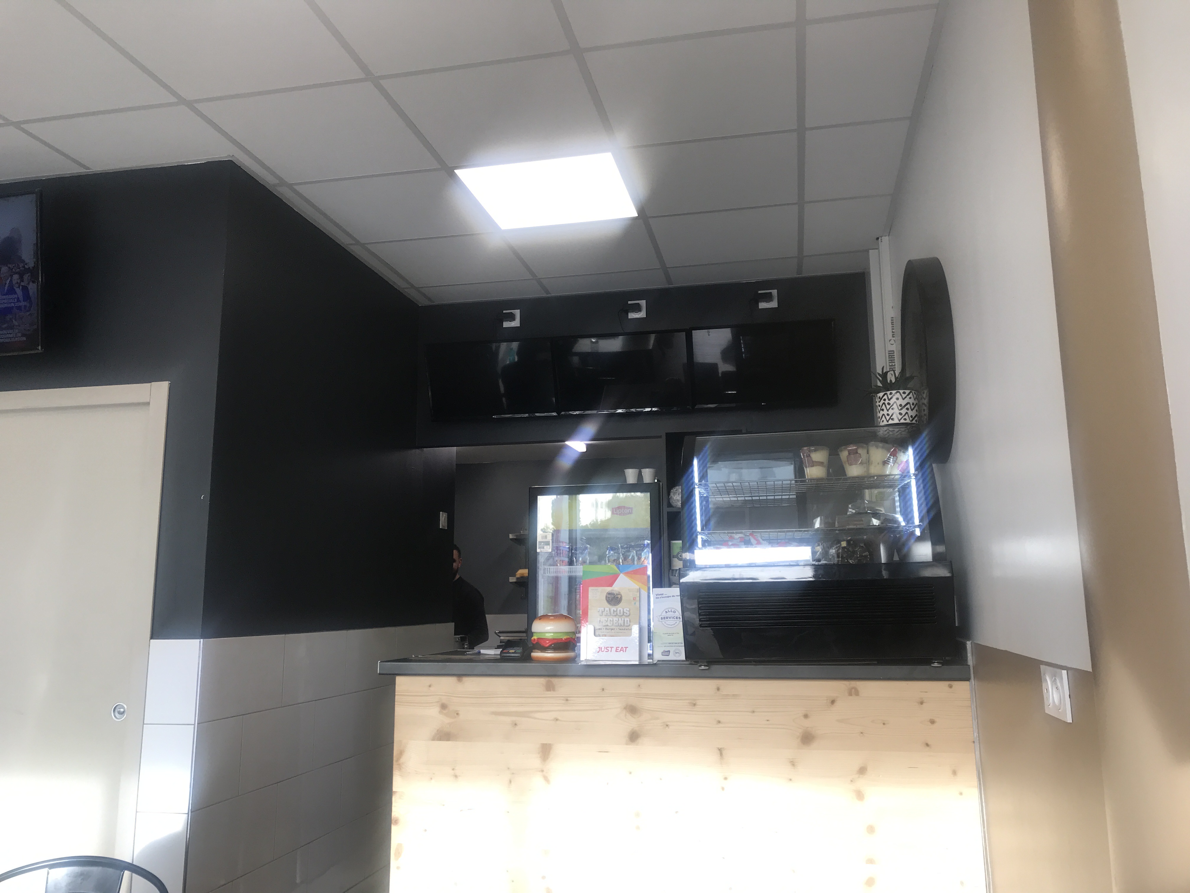 Photo n° 1 de l'avis de HICHAM.T fait le 10/12/2019 à 13:07
