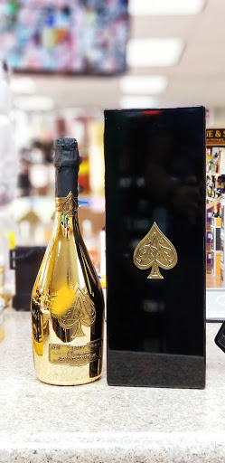 Liquor Store «Decatur Wine & Spirits», reviews and photos, 1789 Lawrenceville Hwy, Decatur, GA 30033, USA