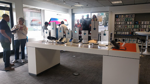 Cell Phone Store «AT&T», reviews and photos, 325 Jesse Jewell Pkwy, Gainesville, GA 30501, USA