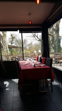 Atmosphère du Restaurant français Chez Bibet à Saint-Bernard - n°9