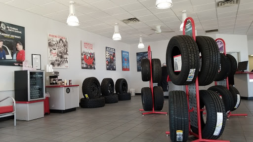 Tire Shop «Discount Tire Store - Lubbock, TX», reviews and photos, 1702 Avenue Q, Lubbock, TX 79401, USA