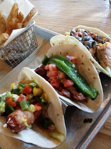 Shopping Mall «Quadrangle Shopping Center», reviews and photos, 2828 Routh St #500, Dallas, TX 75201, USA