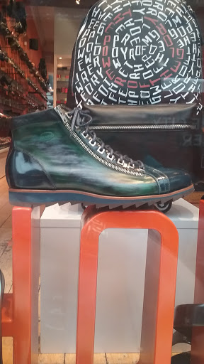 Shoe Store «Blue Sole Shoes», reviews and photos, 1805 Chestnut St # 1, Philadelphia, PA 19103, USA