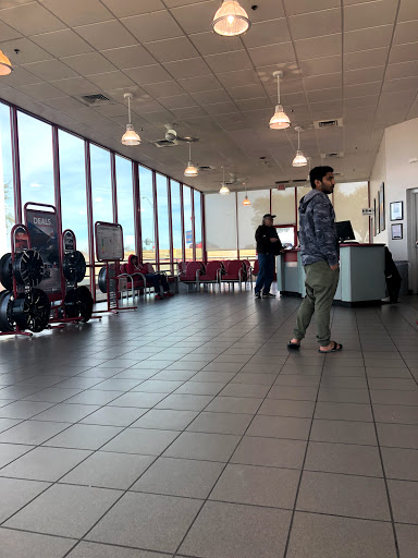 Tire Shop «Discount Tire Store - Irving, TX», reviews and photos, 3516 W Airport Fwy, Irving, TX 75062, USA