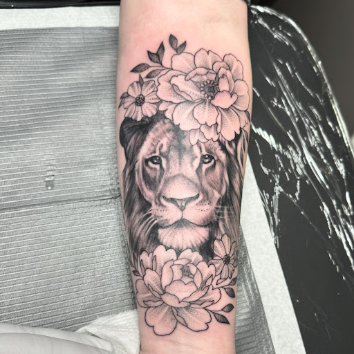 Find tattoo ideas for tummy tuck scars for your next unique tattoo in Superior at Northlandia tattoo parlor