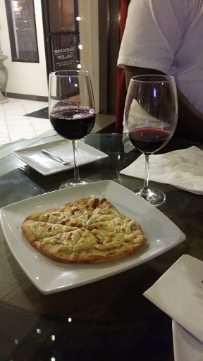 Wine Bar «Off the Vine», reviews and photos, 491 W 6th St #103, San Pedro, CA 90731, USA