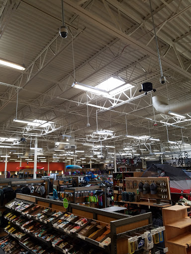 Camping Store «REI», reviews and photos, 2643 Edmondson Rd, Cincinnati, OH 45209, USA
