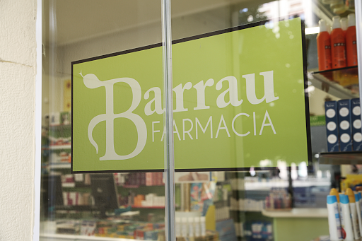 Farmacia Barrau Centro De Zaragoza.     Especialistas En Dermocosmética.    12 Horas.    Desde 1924