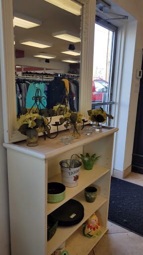 Book Store «Goodwill Bookstore and Donation Center», reviews and photos, 1760 W Foothill Blvd, Upland, CA 91786, USA