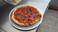 Plats et boissons du Pizzeria L'Authentique Pizza à Marseille - n°13