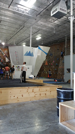 Yoga Studio «Summit Climbing, Yoga & Fitness», reviews and photos, 9201 Forest Ln, Dallas, TX 75243, USA