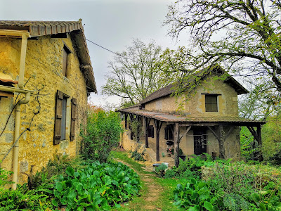 A Romantic Hamlet With Lush Gardens on a Hill à Les Eyzies