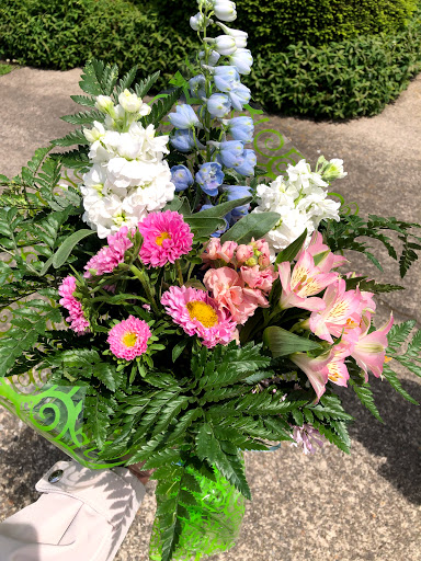 Florist «Showcase Of Flowers», reviews and photos, 215 Villa Rd, Newberg, OR 97132, USA