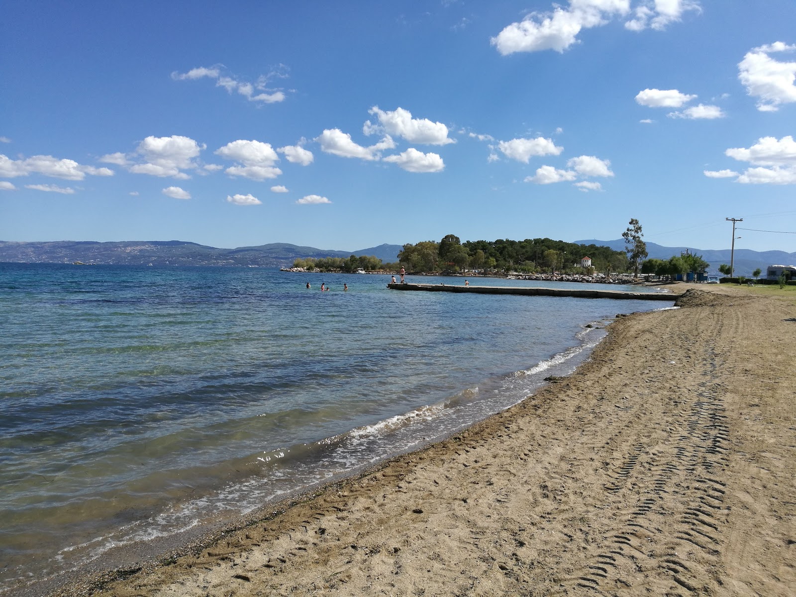 Eviana beach'in fotoğrafı ve yerleşim