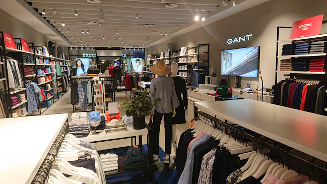 Reviews of GANT Outlet in London - Clothing store