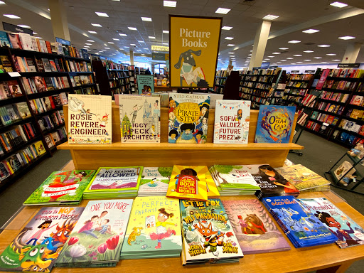 Book Store «Barnes & Noble», reviews and photos, 614 S Meadow St, Ithaca, NY 14850, USA