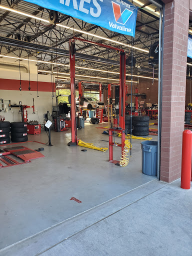 Tire Shop «Discount Tire Store - Farragut, TN», reviews and photos, 11201 Kingston Pike, Farragut, TN 37934, USA