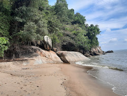 White Sand Beach'in fotoğrafı düz bir kıyı şeridi ile birlikte