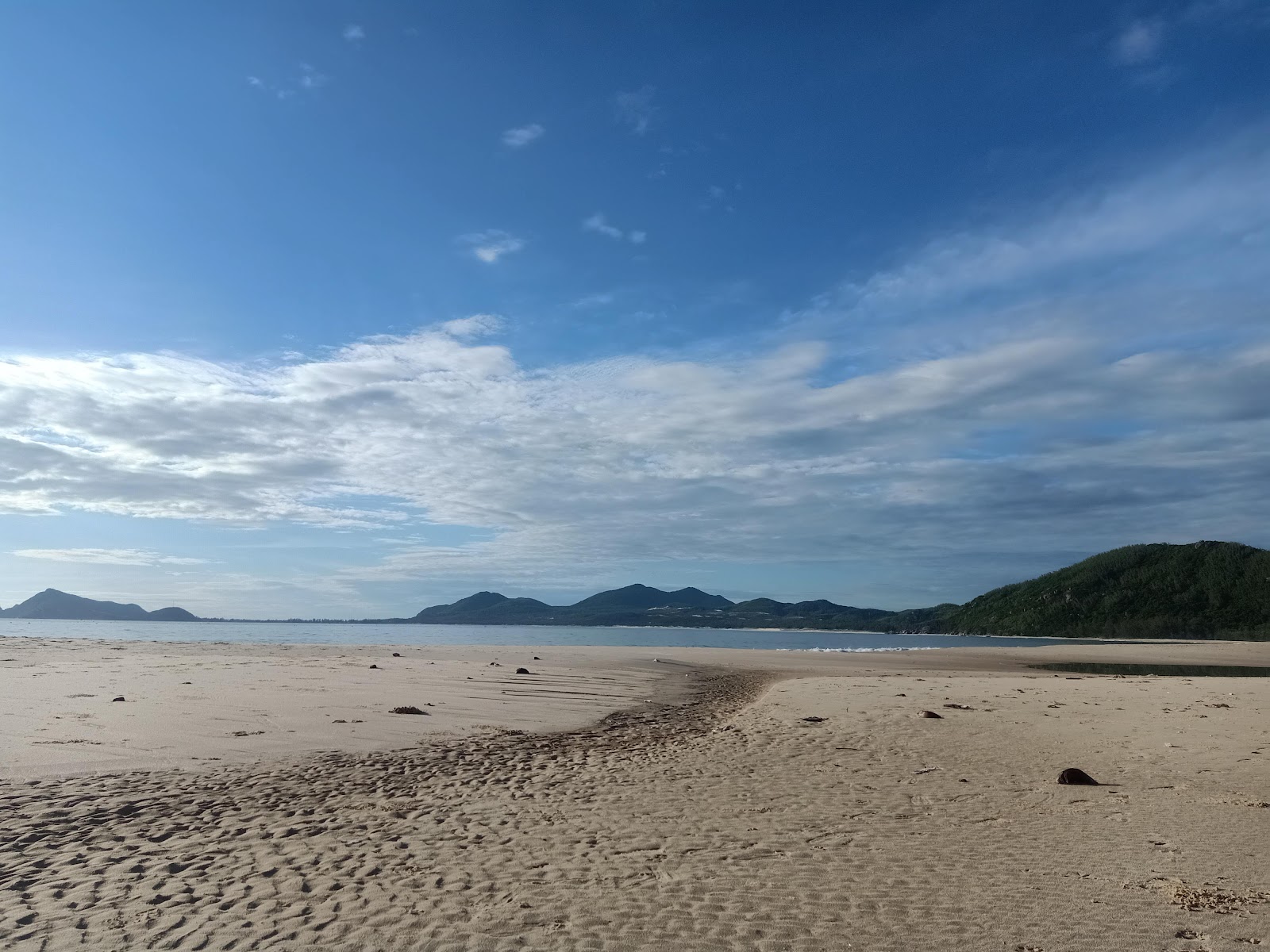 Xuan Thinh Beach'in fotoğrafı uzun koy ile birlikte