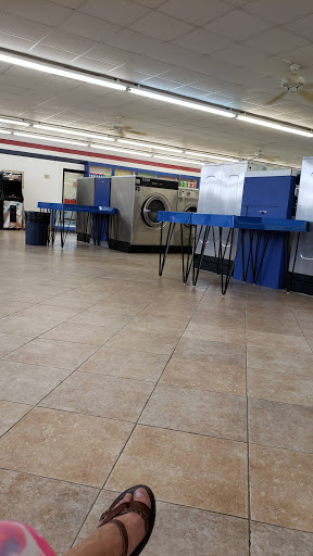Laundromat «Clute Washateria», reviews and photos, 113 Brazosport Blvd N, Clute, TX 77531, USA