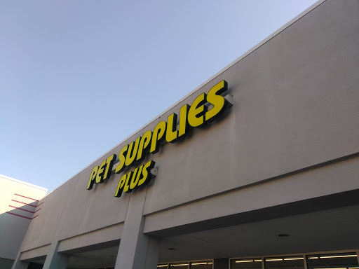 Pet Supply Store «Pet Supplies Plus», reviews and photos, 2649 E Grand River Ave, Howell, MI 48843, USA
