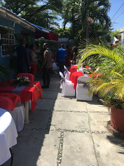L,oiseau Bleu Restaurant - HM4H+JCW, Port-au-Prince, Haiti