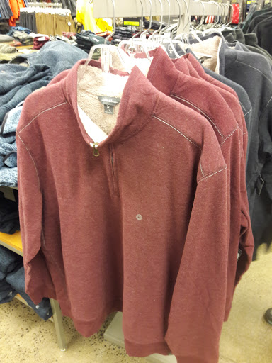 Clothing Store «Eddie Bauer Outlet», reviews and photos, 450 NW 257th Ave #200, Troutdale, OR 97060, USA