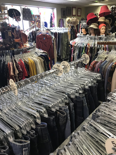 Boutique «Everchanging Seasons Consignment Boutique», reviews and photos, 710 Forest Ave, Portland, ME 04103, USA