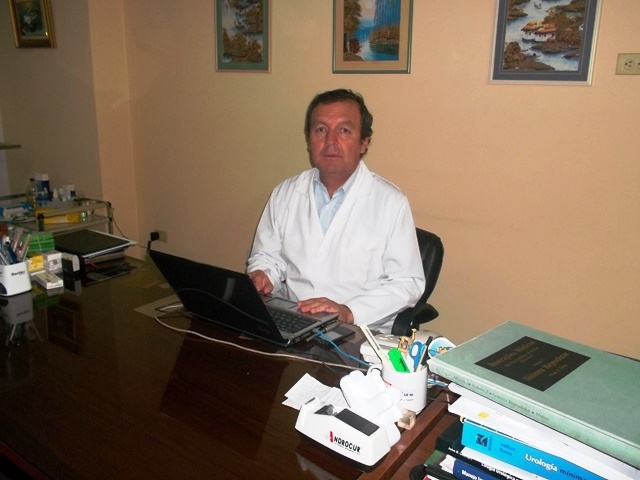 Dr. Orlando Caicedo Pérez CIRUJANO URÓLOGO - Ibarra
