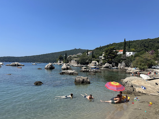 Mikas Molunat Beach