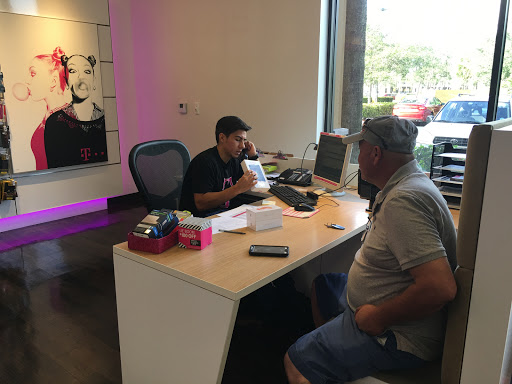 Cell Phone Store «T-Mobile», reviews and photos, 295 S Pompano Pkwy, Pompano Beach, FL 33069, USA