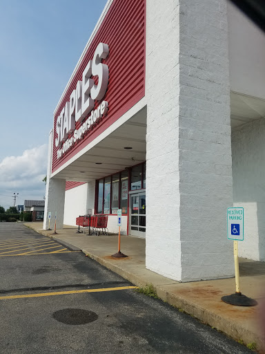 Office Supply Store «Staples», reviews and photos, 439 S Hermitage Rd, Hermitage, PA 16148, USA