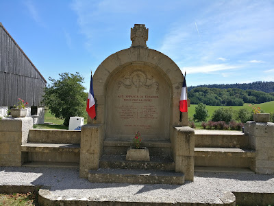 Parking de la Poterie à Le Frasnois