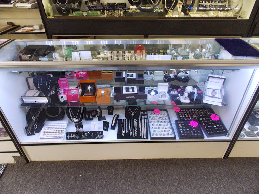 Pawn Shop «5 Minute Pawn Shop», reviews and photos, 21923 Sherman Way, Canoga Park, CA 91303, USA