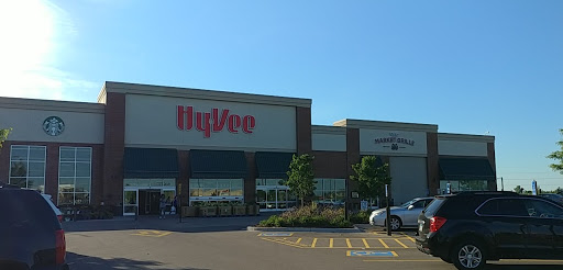 Grocery Store «Hy-Vee», reviews and photos, 9409 Zane Ave N, Brooklyn Park, MN 55443, USA