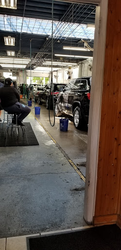 Car Wash «Forest Glen Hand Car Wash», reviews and photos, 5322 N Elston Ave, Chicago, IL 60630, USA