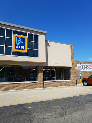 Supermarket «ALDI», reviews and photos, 74 W Rollins Rd, Round Lake, IL 60073, USA
