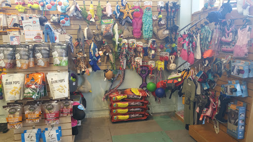 Pet Supply Store «Health Mutt», reviews and photos, 6116 N Central Ave, Tampa, FL 33604, USA