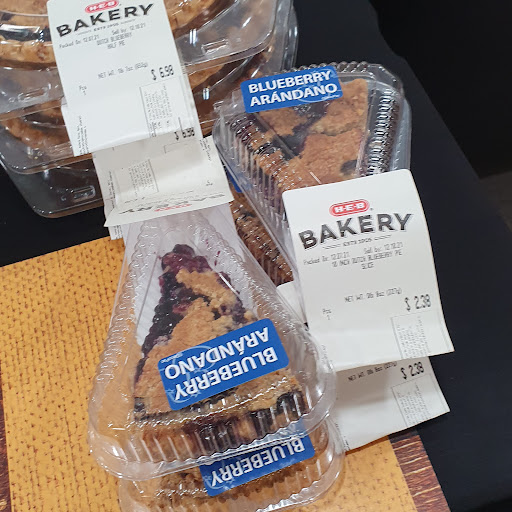 Grocery Store «H-E-B Grocery», reviews and photos, 107 N Sunset Strip St, Kenedy, TX 78119, USA