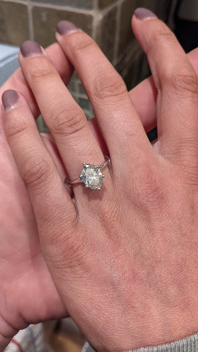 Jewelry Store «Saatchi Jewelry», reviews and photos, 4545 Austin Blvd, Island Park, NY 11558, USA