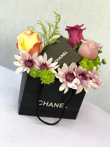 رحيق الفراشة للزهور 