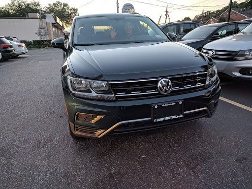 Used Car Dealer «Huntington Auto Mall», reviews and photos, 493 E Jericho Turnpike, Huntington Station, NY 11746, USA