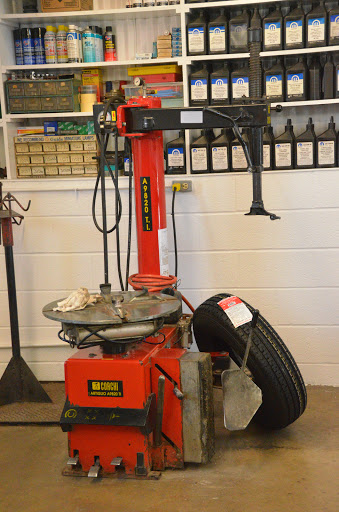 Used Car Dealer «Wayne Hall Chrysler Jeep Dodge», reviews and photos, 507 E Main St, Anamosa, IA 52205, USA