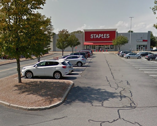 Office Supply Store «Staples», reviews and photos, 500 Grossman Dr, Braintree, MA 02184, USA